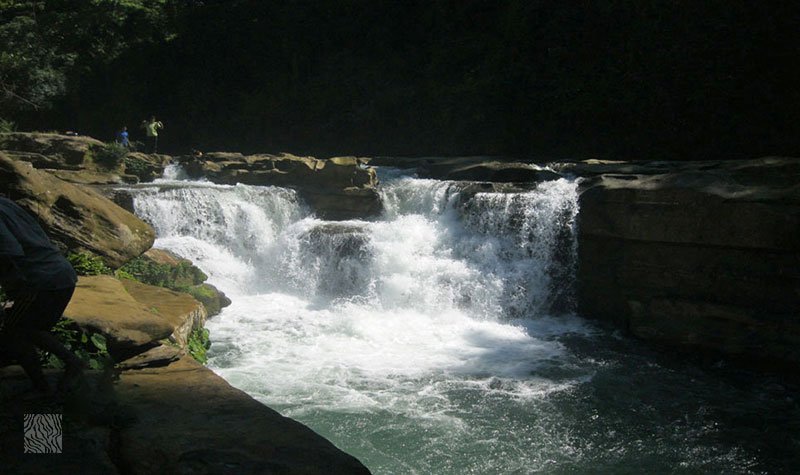 Amiakhum-Waterfalls-at-Bandorban-(Bandorban)